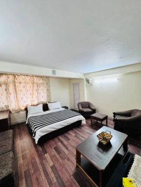 Rustic 2-Bedroom Retreat in Mall road